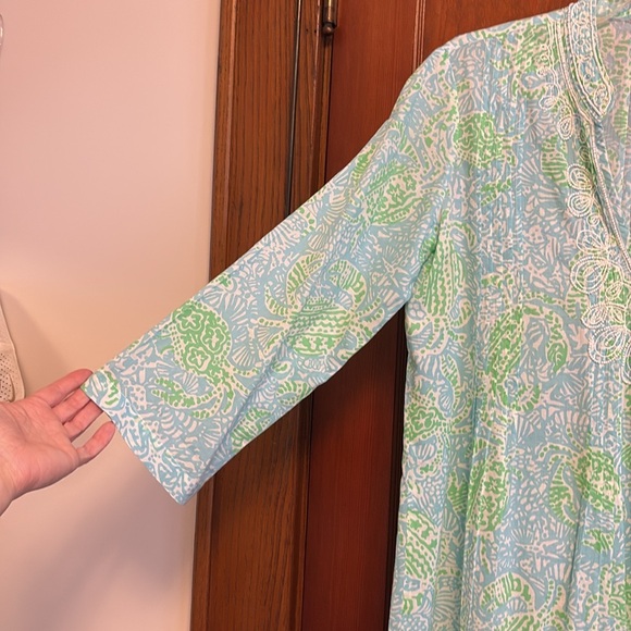 Lightweight Lilly Pulitzer top/tunic - Picture 5 of 9